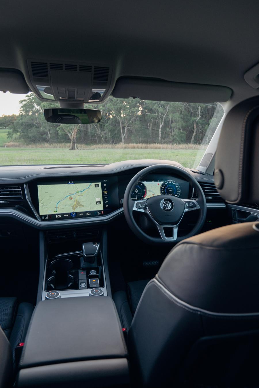 Интерьер Volkswagen Touareg Launch Edition 2019 года  (AU) (фото 21 из 24)